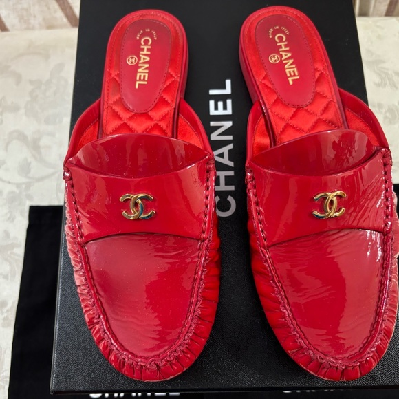 ❌Sold❌Chanel CC Gorgeous mules slides 🥰 - Picture 2 of 9